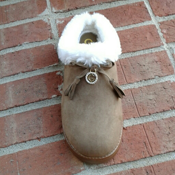 GUESS Tobacco Tan Faux Suede Cream Faux Fur Clogs - Picture 3 of 7